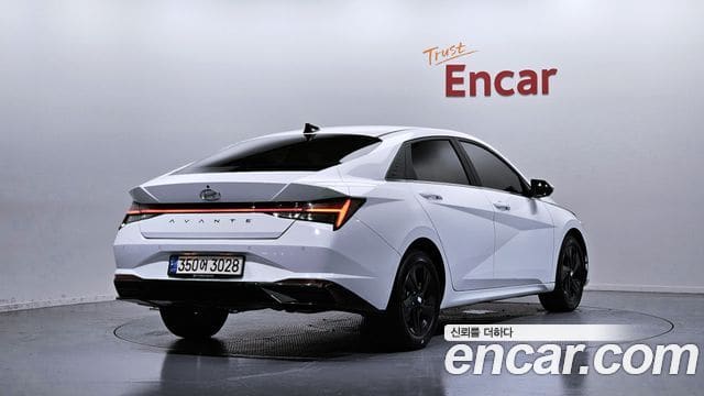 Hyundai Avante — фото 1