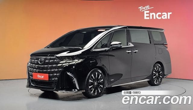 Toyota Alphard — фото 1