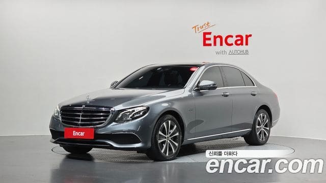 Mercedes-Benz E-Class — фото 1