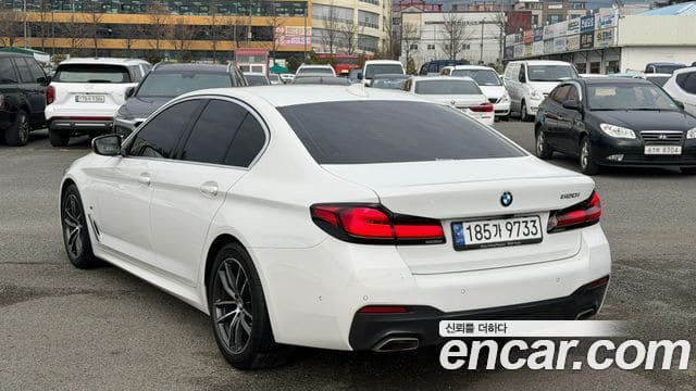BMW 5 Series — фото 1