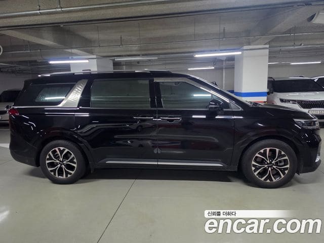 Kia Carnival — фото 1