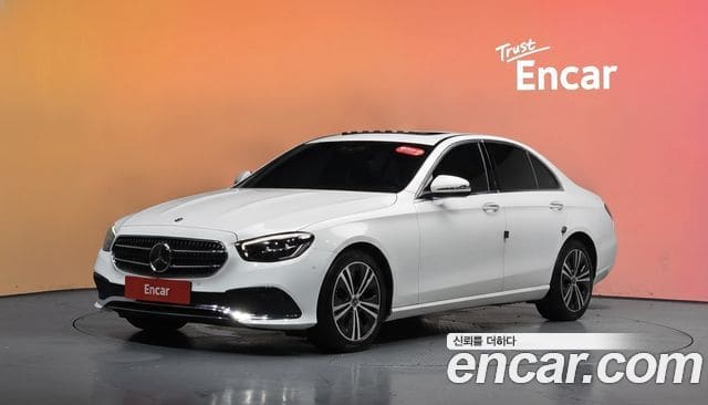 Mercedes-Benz E-Class — фото 1
