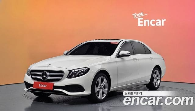 Mercedes-Benz E-Class — фото 1