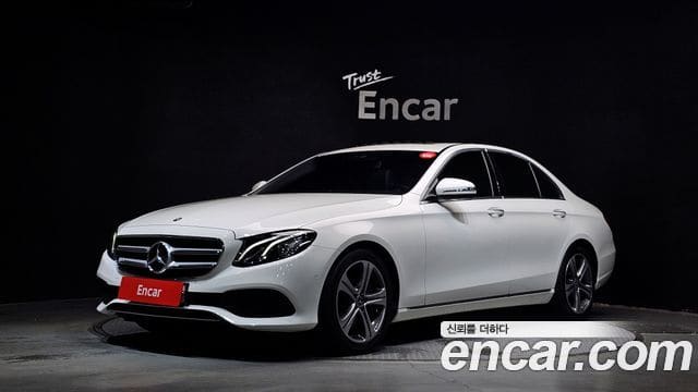 Mercedes-Benz E-Class — фото 1