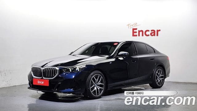 BMW 5 Series — фото 1