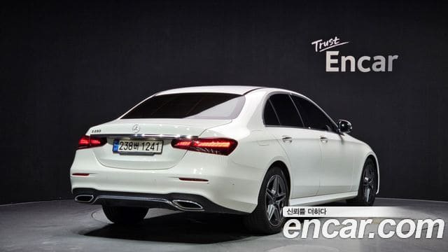 Mercedes-Benz E-Class — фото 1