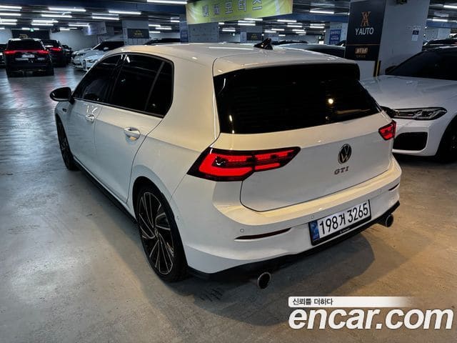 Volkswagen Golf — фото 1
