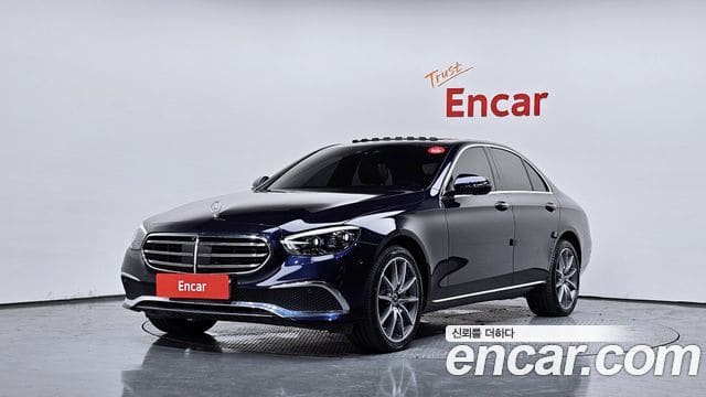 Mercedes-Benz E-Class — фото 1