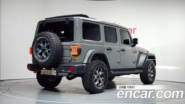 Jeep Wrangler — фото 1