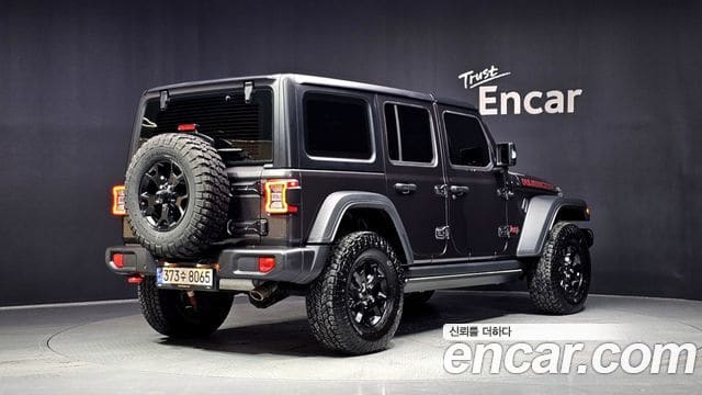 Jeep Wrangler — фото 1