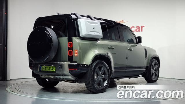 Land Rover Defender — фото 1
