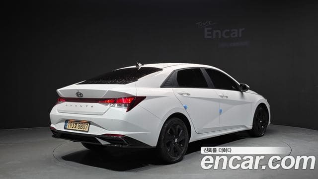 Hyundai Avante — фото 1