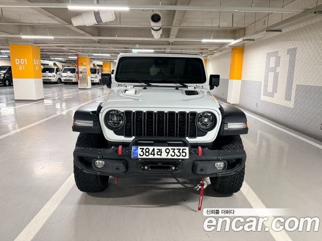 Jeep Wrangler — фото 1