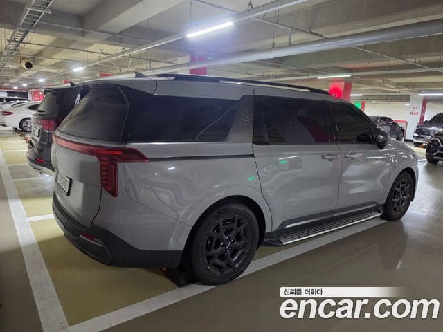 Kia Carnival — фото 1
