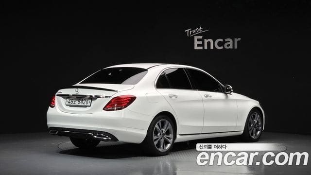 Mercedes-Benz C-Class — фото 1