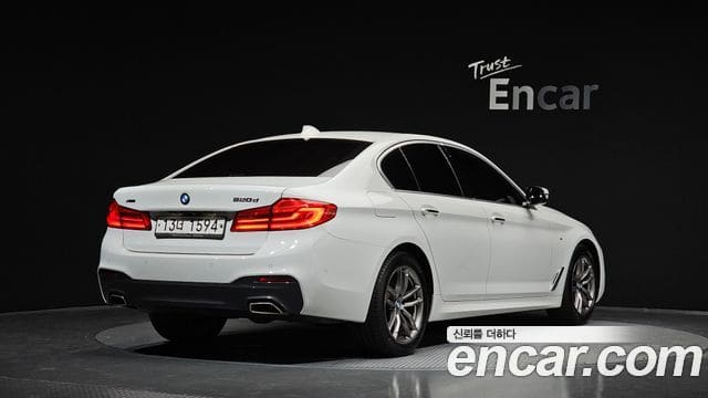 BMW 5 Series — фото 1