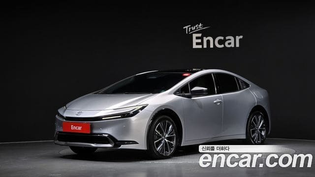 Toyota Prius — фото 1