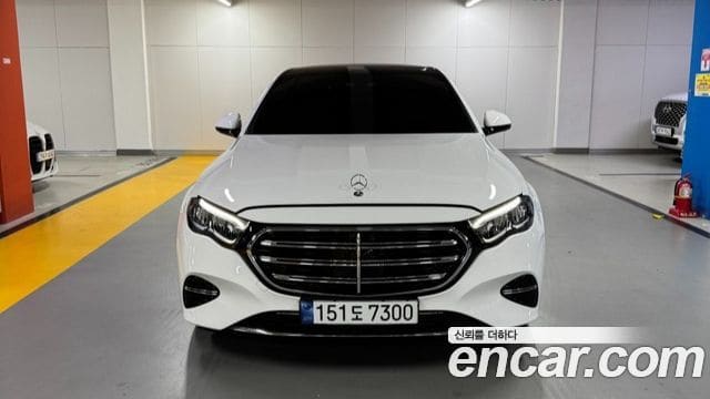 Mercedes-Benz E-Class — фото 1