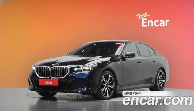BMW 5 Series — фото 1