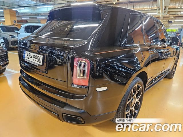 Rolls-Royce Cullinan — фото 1