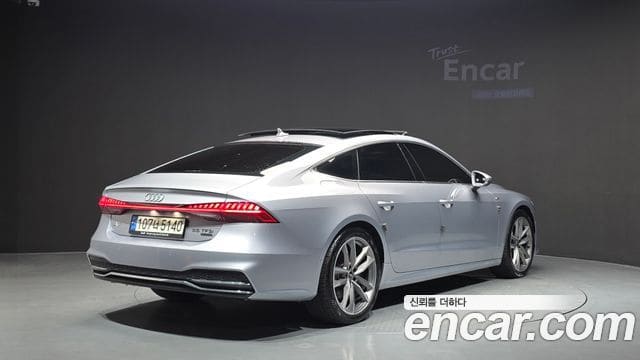 Audi A7 — фото 1