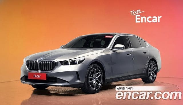 BMW 5 Series — фото 1