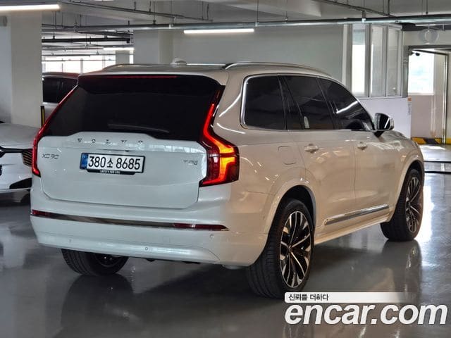 Volvo XC90 — фото 1