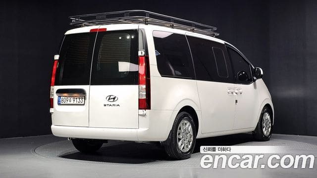 Hyundai Staria — фото 1