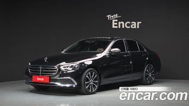 Mercedes-Benz E-Class — фото 1