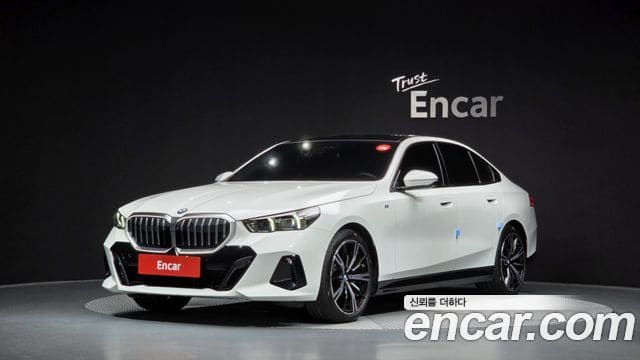 BMW 5 Series — фото 1