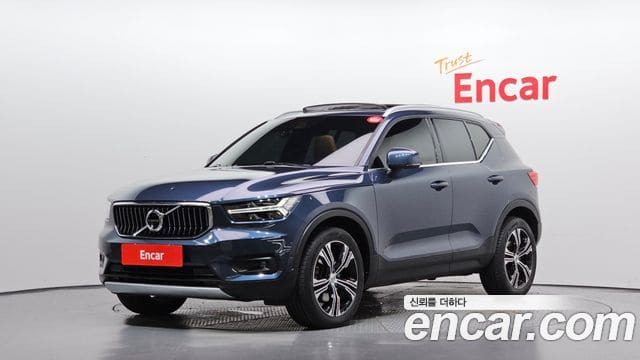 Volvo XC40 — фото 1