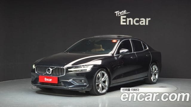 Volvo S60 — фото 1