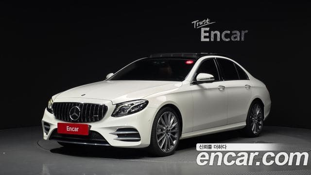 Mercedes-Benz E-Class — фото 1