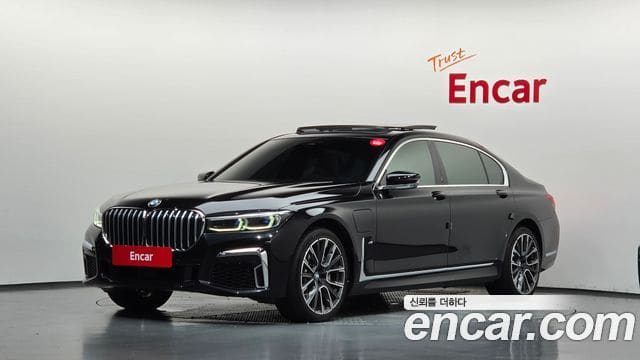 BMW 7 Series — фото 1
