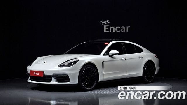 Porsche Panamera — фото 1