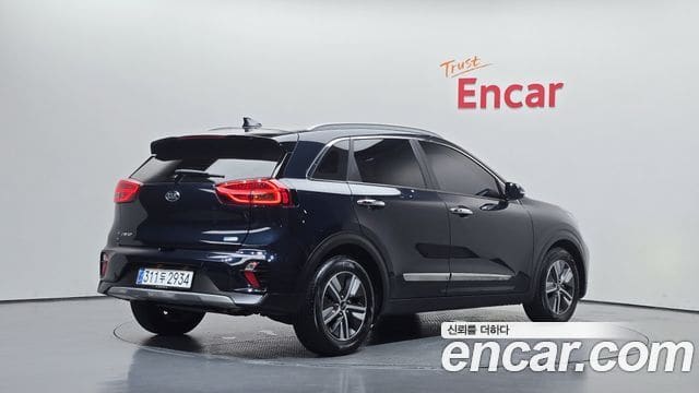 Kia Niro — фото 1