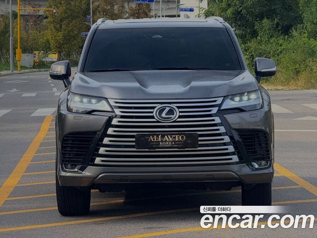 Lexus LX — фото 1
