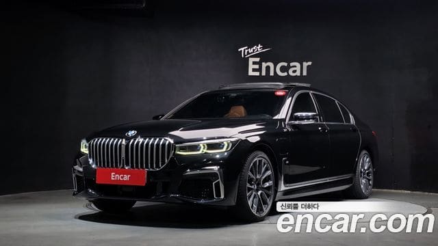 BMW 7 Series — фото 1