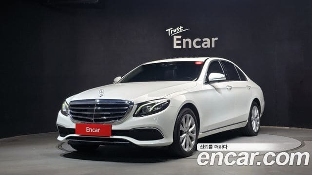Mercedes-Benz E-Class — фото 1