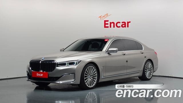 BMW 7 Series — фото 1