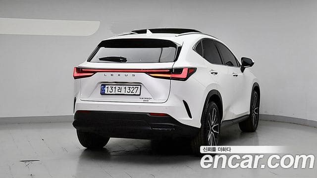 Lexus NX350h — фото 1