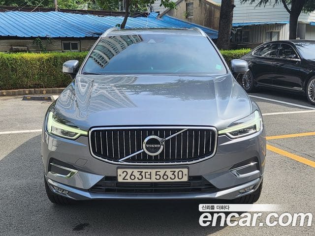 Volvo XC60 — фото 1