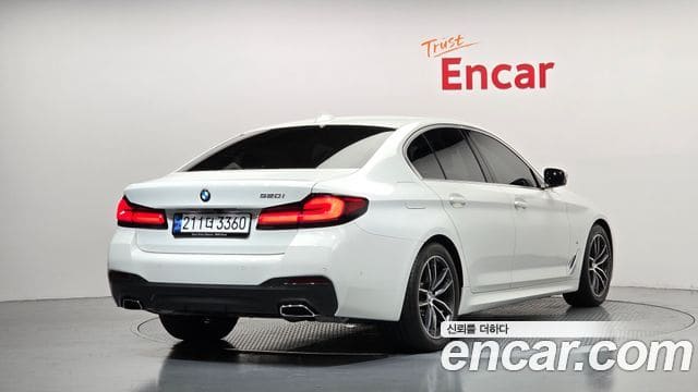 BMW 5 Series — фото 1