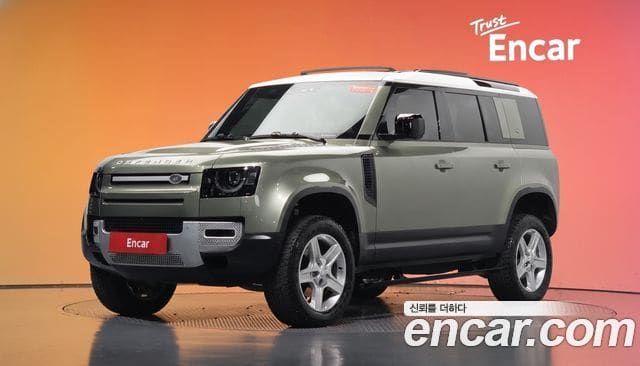 Land Rover Defender — фото 1