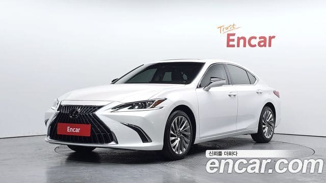 Lexus ES300h — фото 1