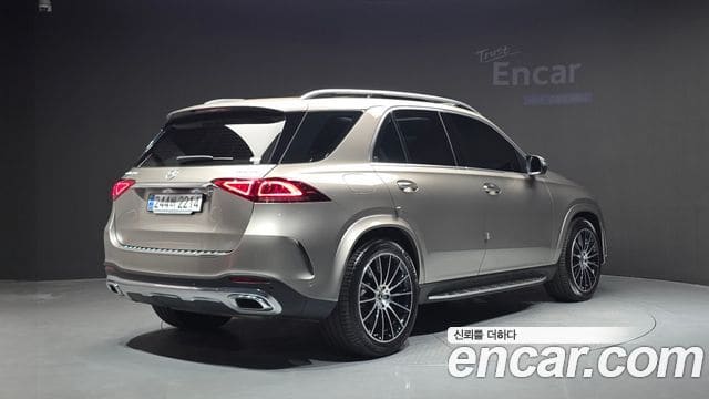 Mercedes-Benz GLE-Class — фото 1