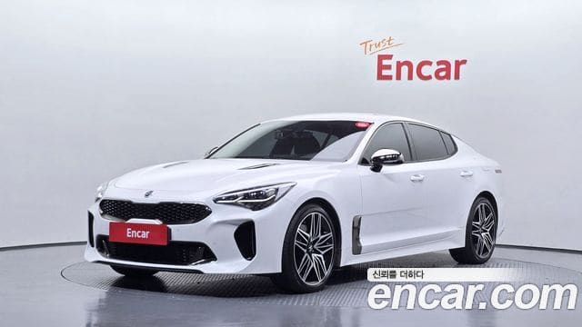 Kia Stinger — фото 1