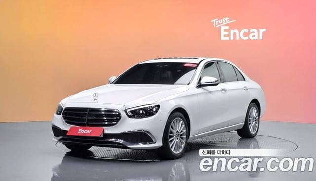 Mercedes-Benz E-Class — фото 1