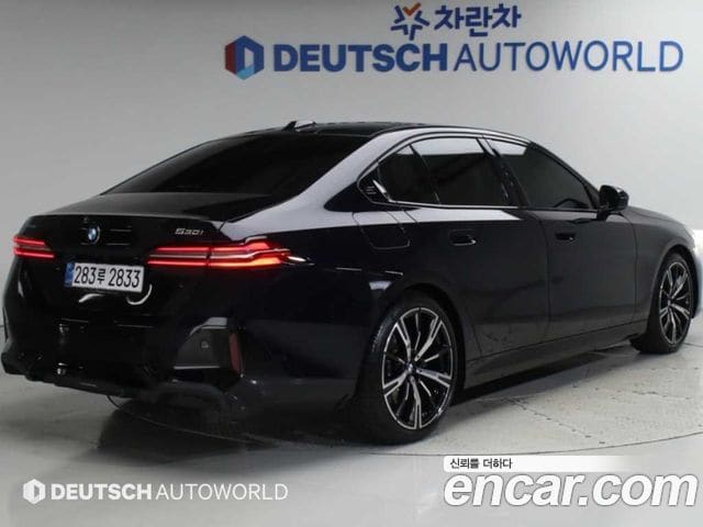 BMW 5 Series — фото 1