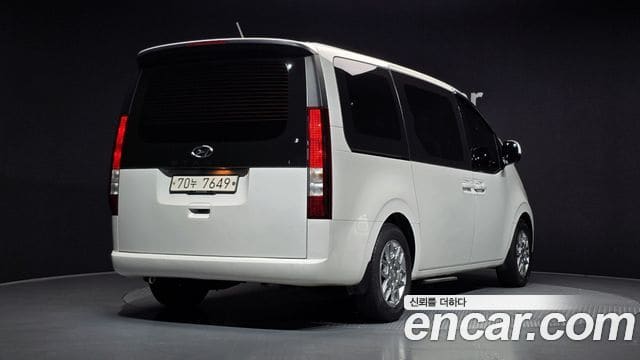 Hyundai Staria — фото 1